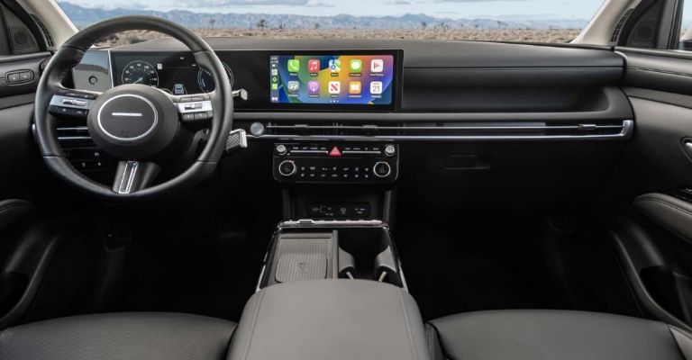 Motor e interior de la Hyundai Tucson 2025