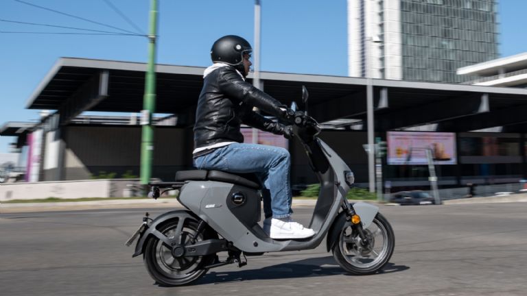 Super Soco CU Mini 24 Características y especificaciones de esta moto eléctrica