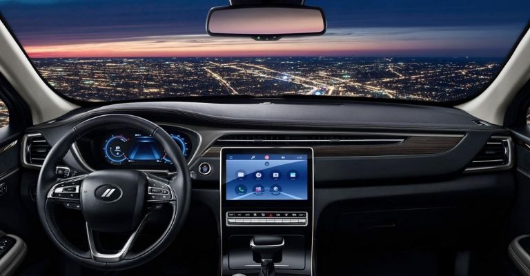 Motor e interior de la Dodge Journey 2024