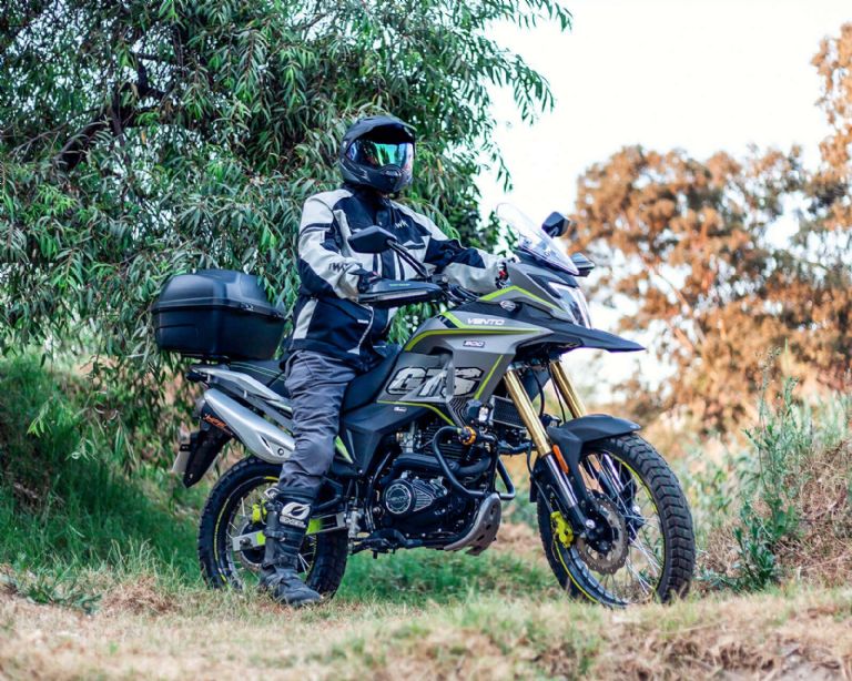 De cuánto es el enganche por la Vento GTS 300 este 2024