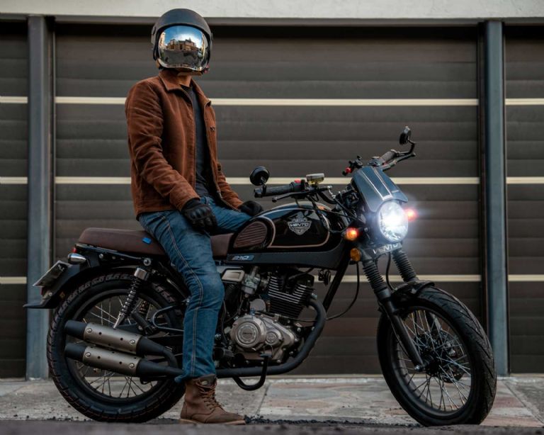 Carabela Blaster 200 o Vento Thriller 210 Qué moto es más barata