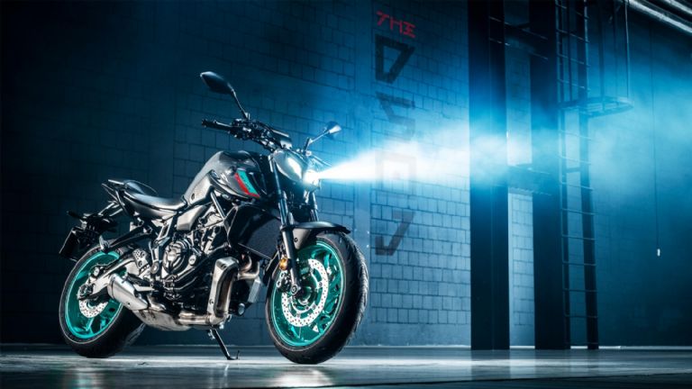 Cuál es el precio de la moto deportiva Yamaha MT-07 2024