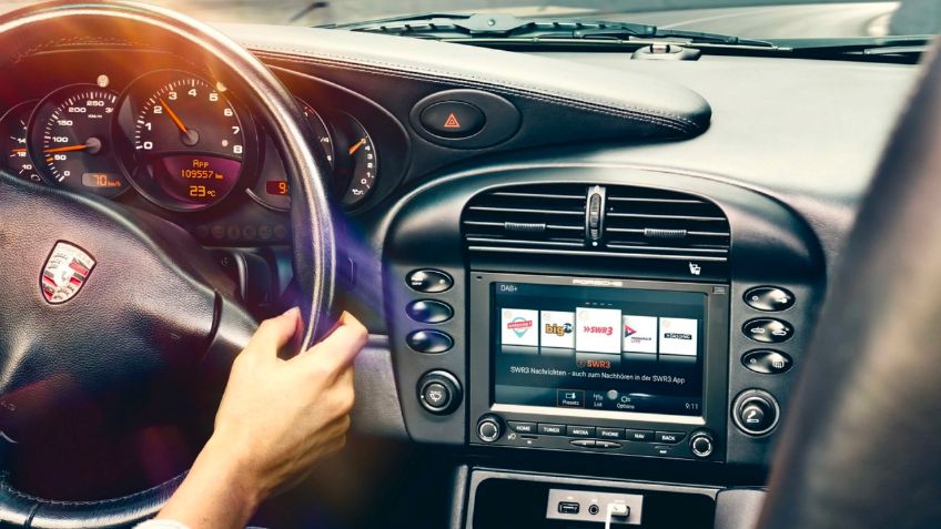 ¿Cómo poner Apple CarPlay y Android Auto en mi auto viejo?