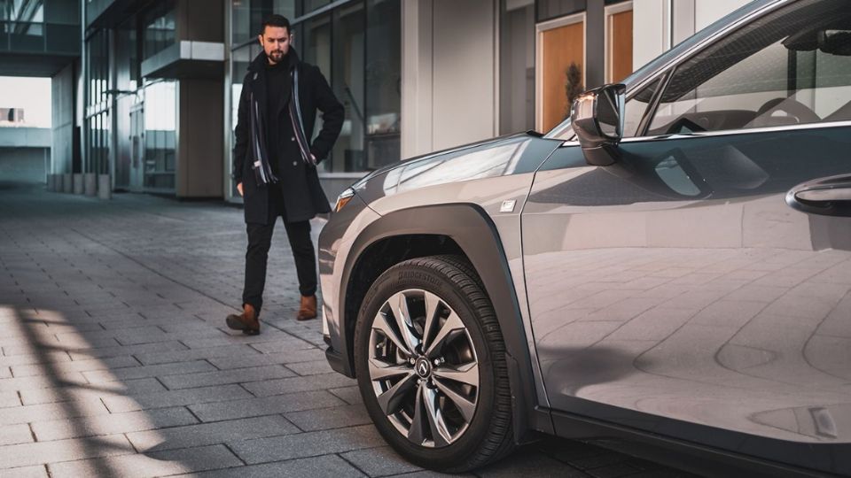 Esta camioneta híbrida de Lexus destaca por sus elementos de lujo y equipamiento.