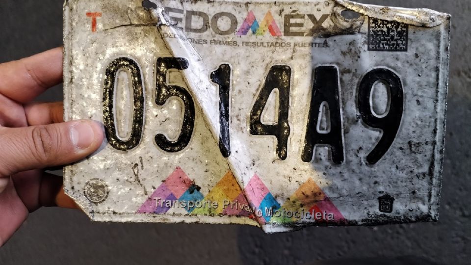 ¿Qué pasa si tengo la placa del auto en mal estado?