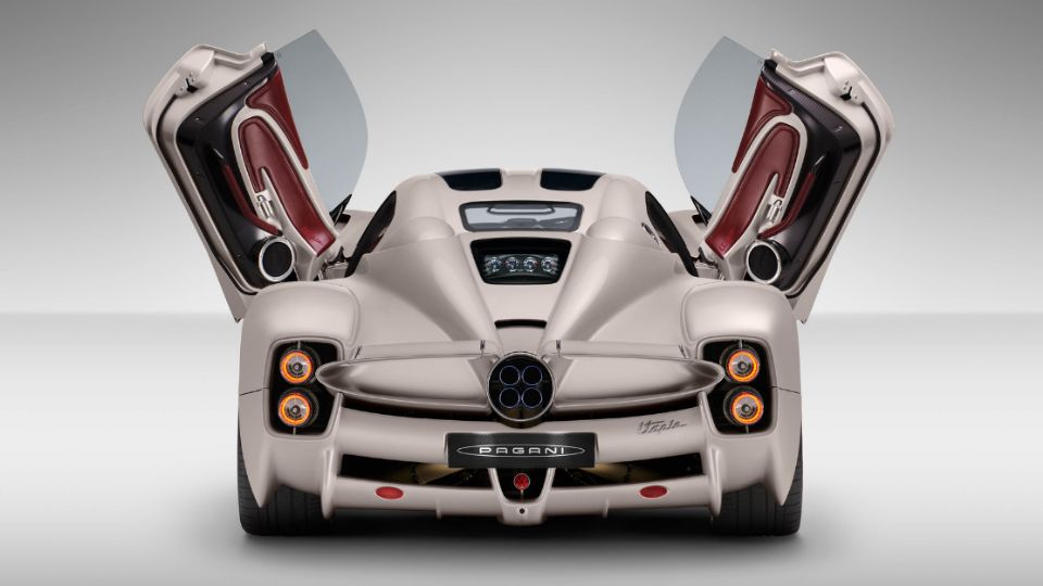 El pagani Utopia es un auto deportivo y exclusivo.