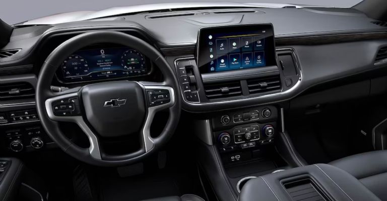 Motor e interior de la Chevrole Tahoe 2024