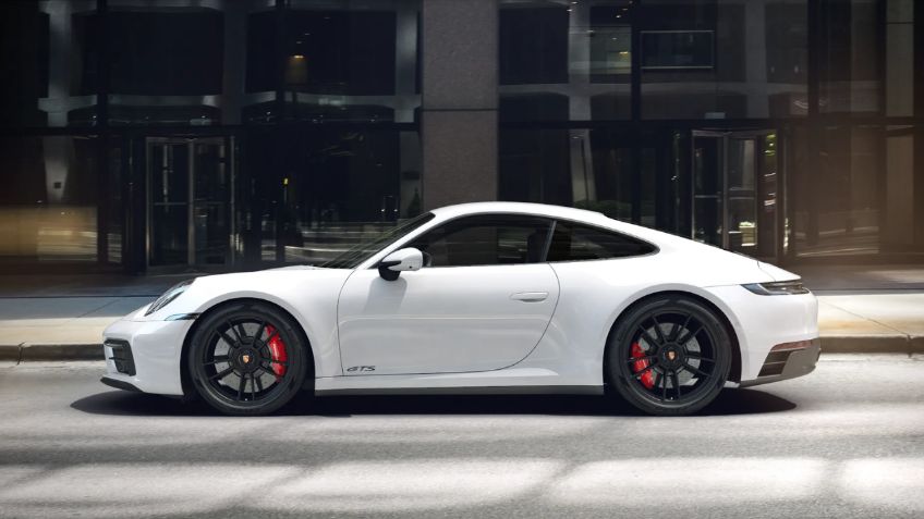 Hombre en Porsche mata a conductor de Uber tras chocar a exceso de velocidad