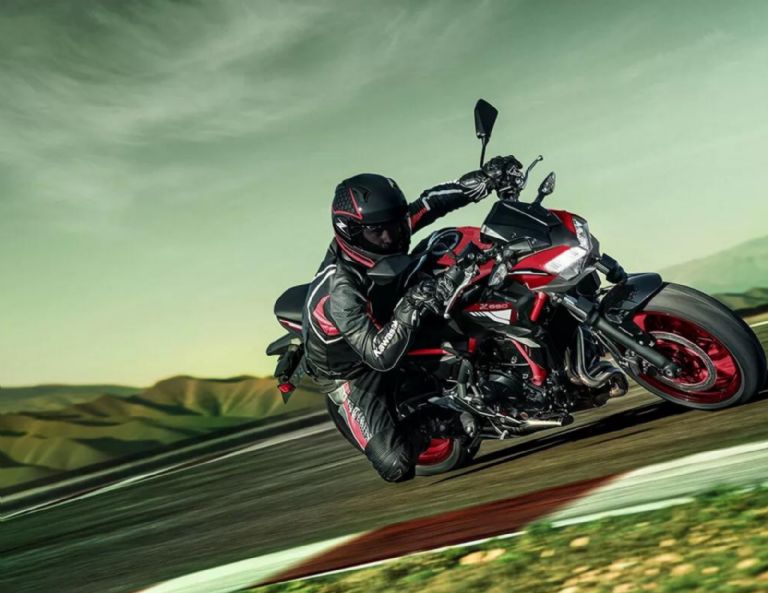 Estos son los precios y versiones de la Kawasaki Z650 2024