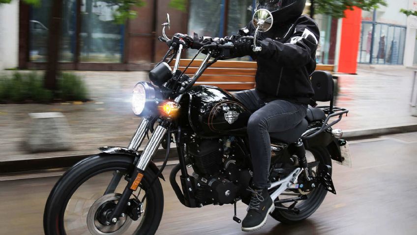 ¿Cuánto gasta de gasolina la Vento Thunderstar 300 XL? Es la moto más chopper de la marca