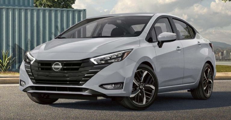 Nissan Versa 2024