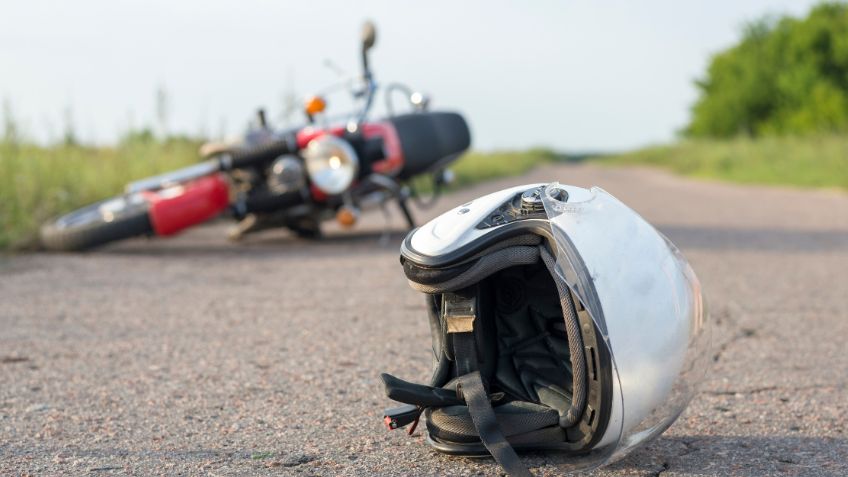 Muere famoso influencer en accidente a bordo de su motocicleta; chocó contra tráiler