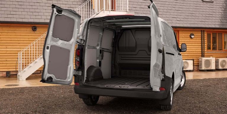 Características y especificaciones de la Ford Transit Custom 2024