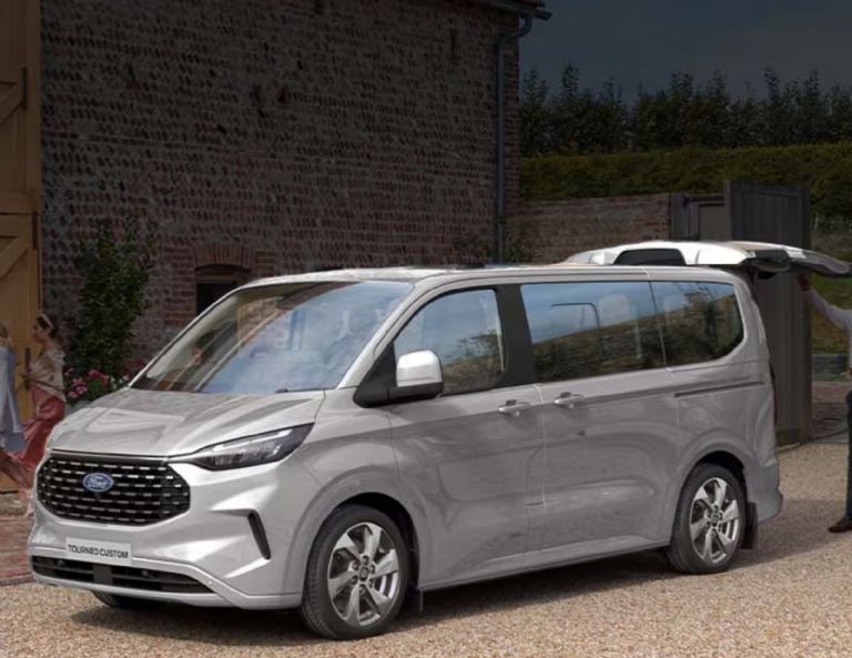 Cuánto cuesta la camioneta Ford Transit Custom 2024