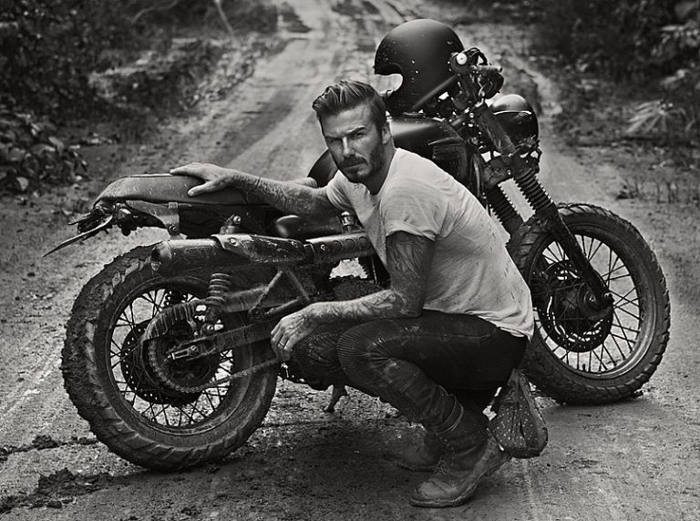 Qué motocicleta tiene el exfutbolista David Beckham