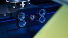 Así es el nuevo volante cuadrado de Peugeot, ¿funcional o no?