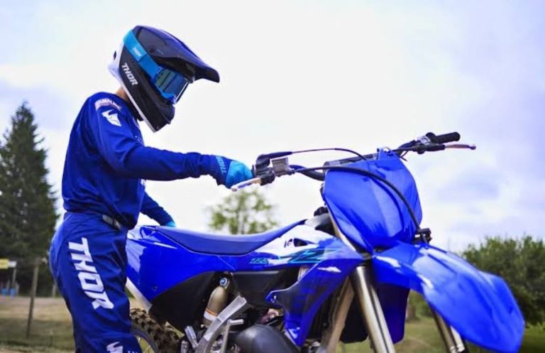 Yamaha YZ125 Una moto barata para motocross