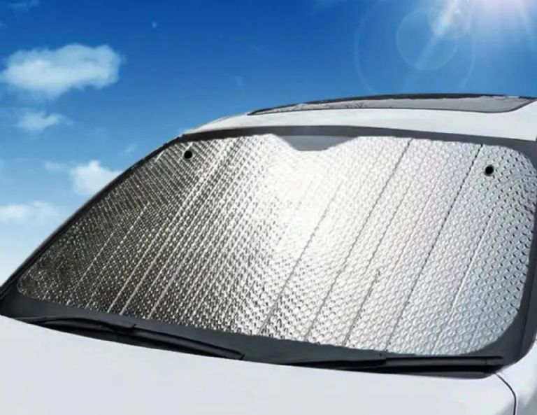 Qué hacen los parasoles en los autos