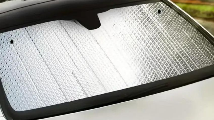 El motivo por el cual sí o sí deberías usar parasol en tu auto en esta temporada de calor
