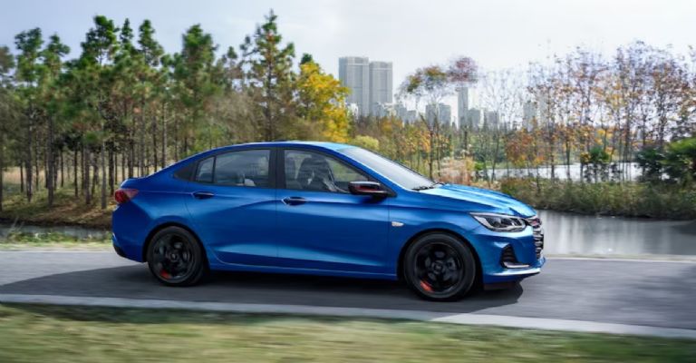 Sedanes baratos y ahorradores de gasolina