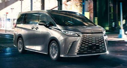 Lexus LM500h 2025, una van exclusiva y japonesa de ensueño