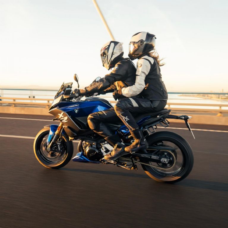 Por qué es necesario cambiar la transmisión de una motocicleta