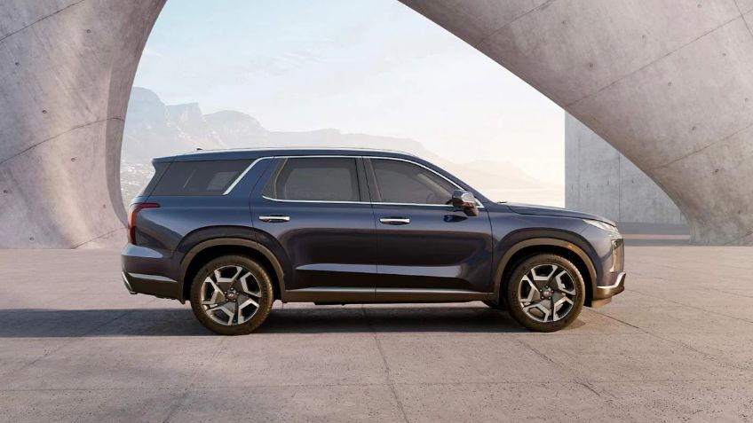 ¡Lujo y espacio asegurado con esta camioneta surcoreana! Cuenta con tres filas de asientos