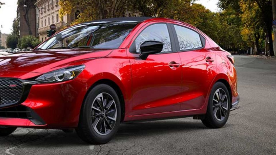 Este sedán de Mazda es más barato que el Nissan Versa