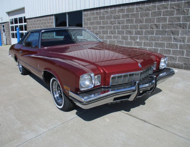 Kendrick Lamar y su Buick Regal