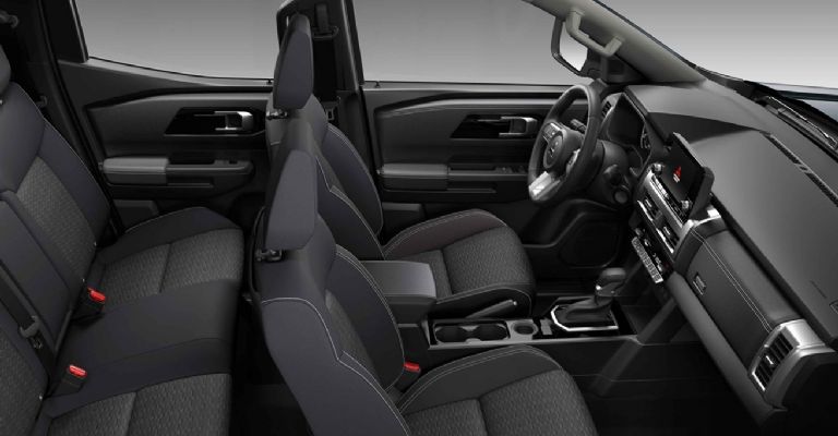 Motor e interior de la Mitsubishi L200 2025