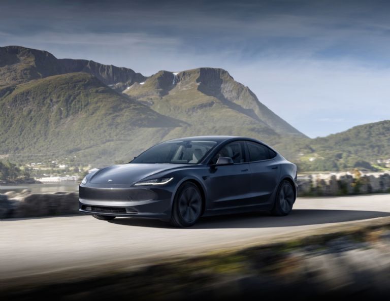 Ángela Aguilar y los autos de lujo que compartirá con Nodal