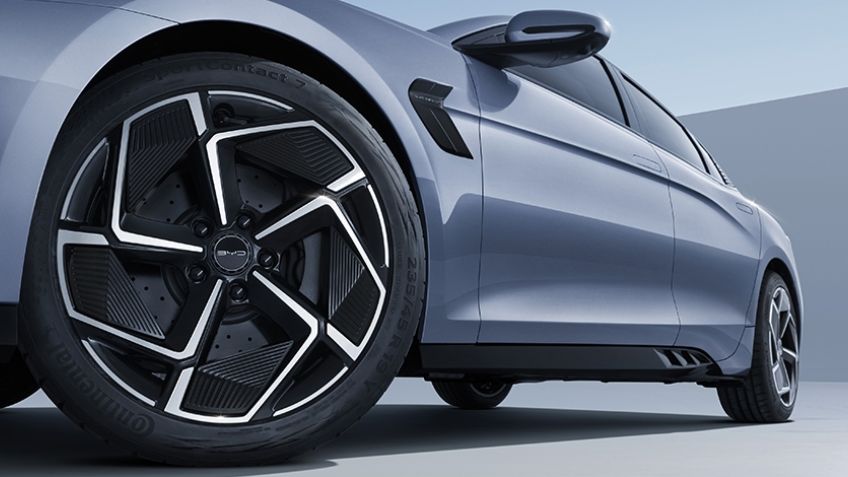 Es eléctrico, de más de 500 caballos de fuerza y cuesta menos del millón de pesos