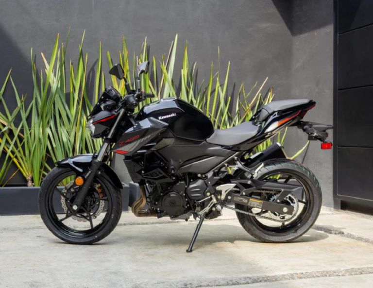Z400 ABS 2024 La moto super naked más barata de Kawasaki
