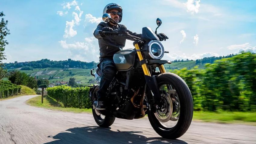 ¿Cuánto cuesta la moto Morini Seiemmezzo SCR? Es italiana y elegante