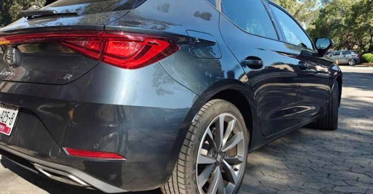 SEAT León FR 2024 exterior