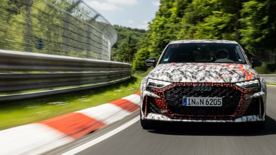 Ve la vuelta en el Nurburgring del Audi RS3 2025