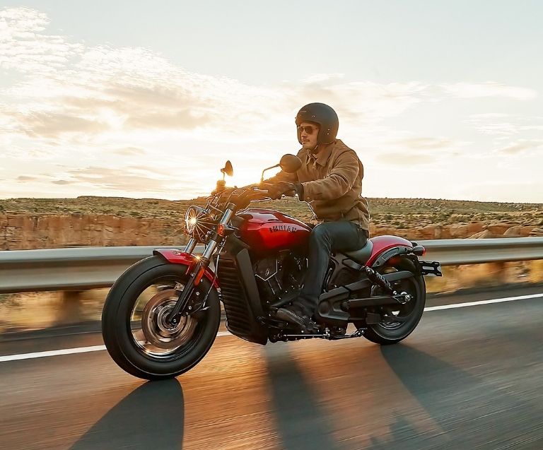 Por qué conviene transportarse en motocicleta