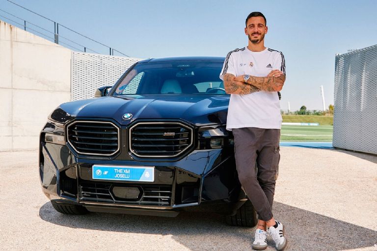 Joselu del Real Madrid y su SUV que vale más de 4 millones de pesos