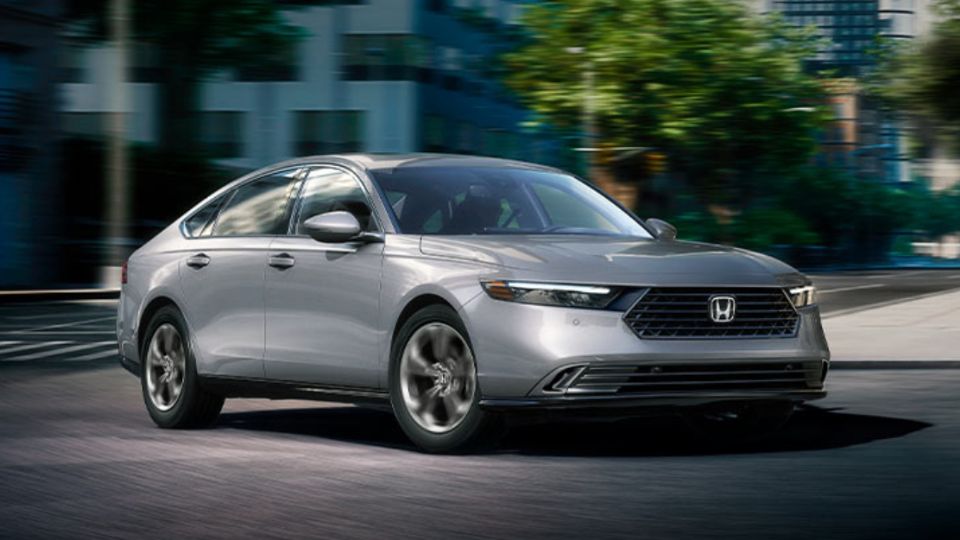 El Honda Accord 2024 es uno de los sedanes más populares de la marca asiática.