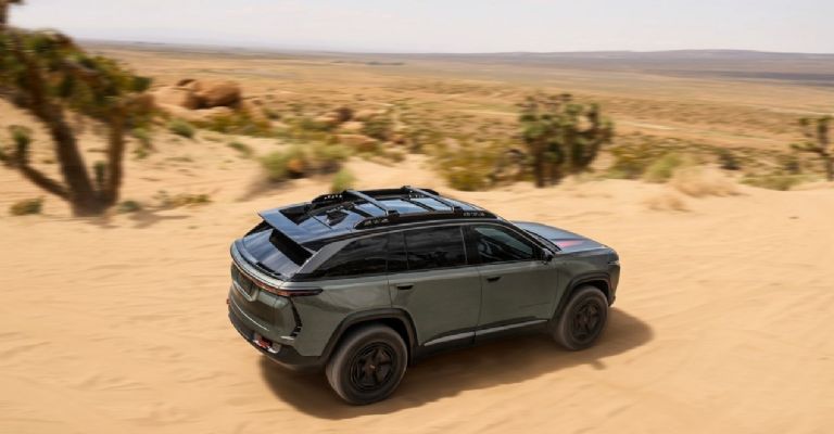 Jeep Wagoneer S Trailhawk