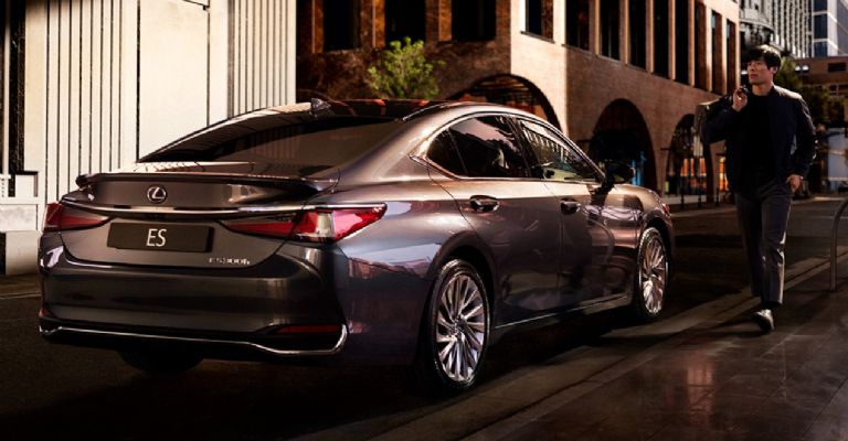 Lexus ES