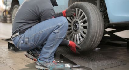 ¿Cómo cambiar una llanta de un carro en 5 pasos? El paso a paso para hacerlo fácil