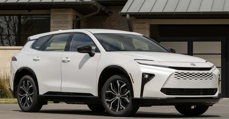 Precios Toyota Crown Signia 2025