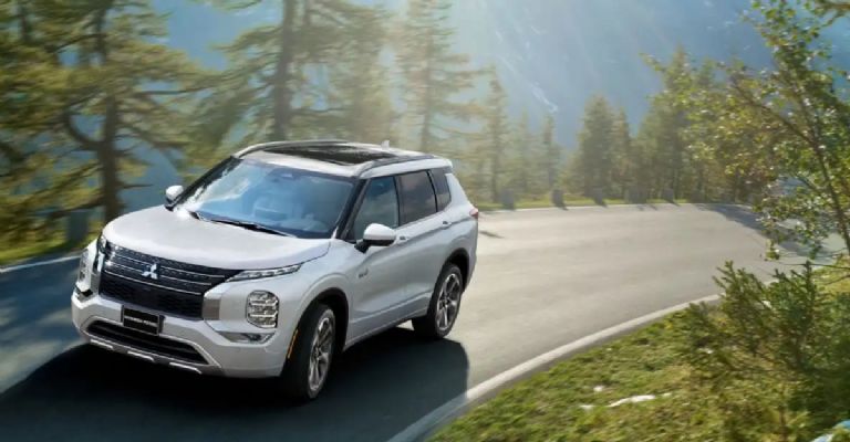 Mitsubishi Outlander PHEV 2024
