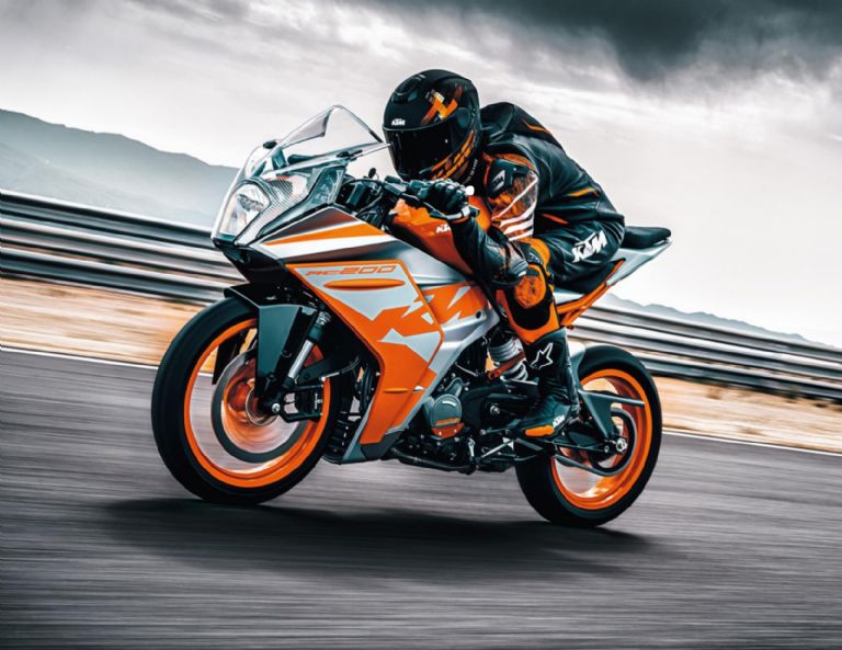 Qué velocidad alcanza la motocicleta KTM RC 200