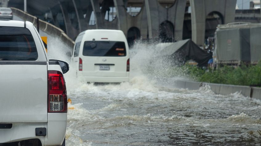 ¿Qué hacer con el coche en caso de inundación? Tips para esta época de lluvias