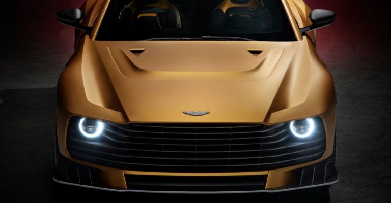 Video: Fernando Alonso, el piloto prueba al Aston Martin Valiant  en Goodwood 2024