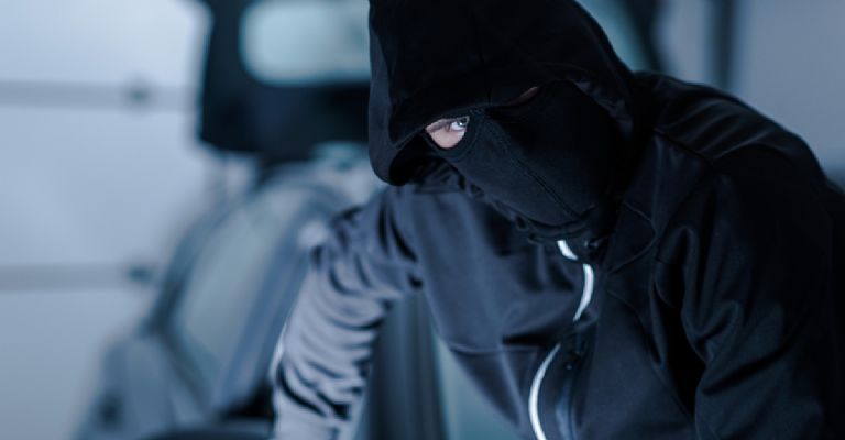 Robo de autos con violencia