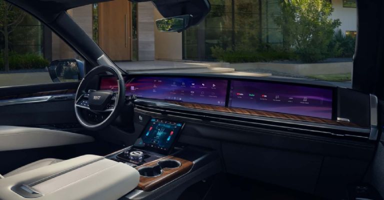 Motor e interior de la Cadillac Escalde V 2025