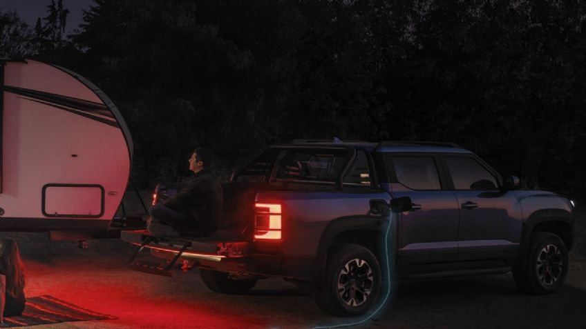 Es híbrida, pick-up, carga más de 800 kg y es refinada en características, cuesta menos del millón de pesos